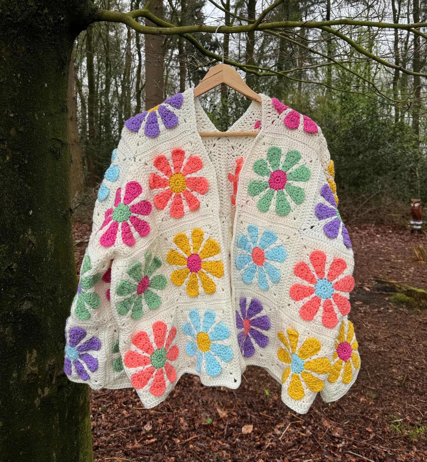 Daisy Granny Vintage Cardigan – Crochet Pattern