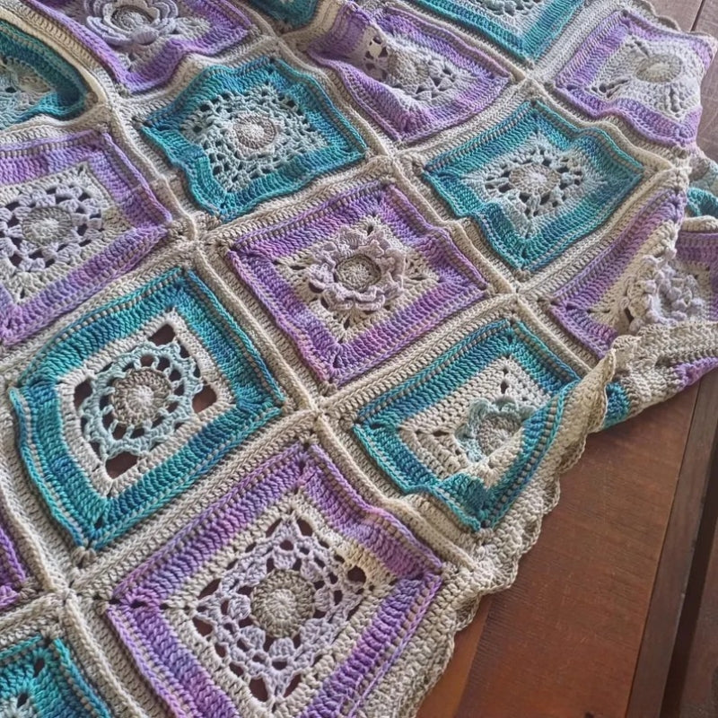 25 Block Afghan Throw - Crochet Blanket Pattern