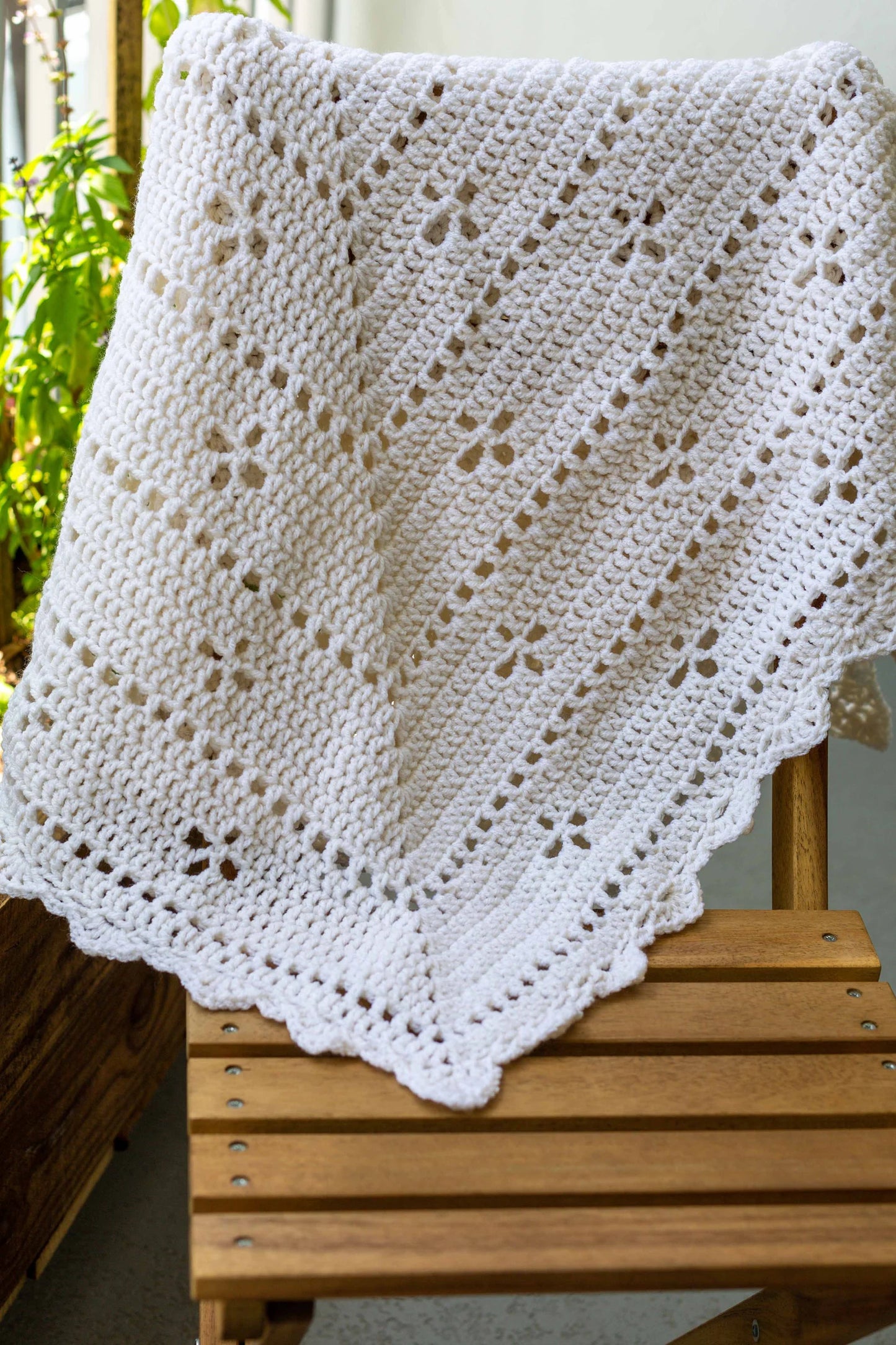 Crochet Baby Blanket Pattern - Midwife in a Square